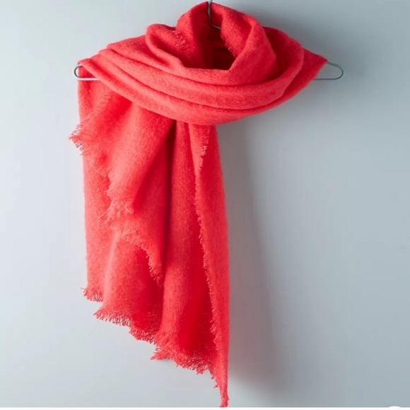 Anthropologie Joyeux Boucle scarf, worn one time. Gorgeous red-pink color. - Picture 2 of 4
